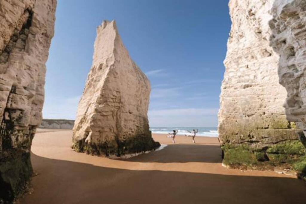 Stylish Holiday Let In Central Broadstairs Apartment ภายนอก รูปภาพ